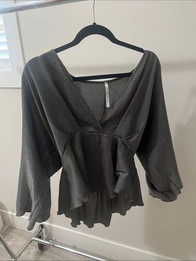 Women's Dark Gray Satin V-Neck Peplum Blouse